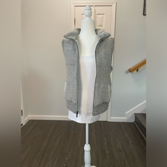 Banana Republic Sweater Vest Wool blend - Picture 6 of 14